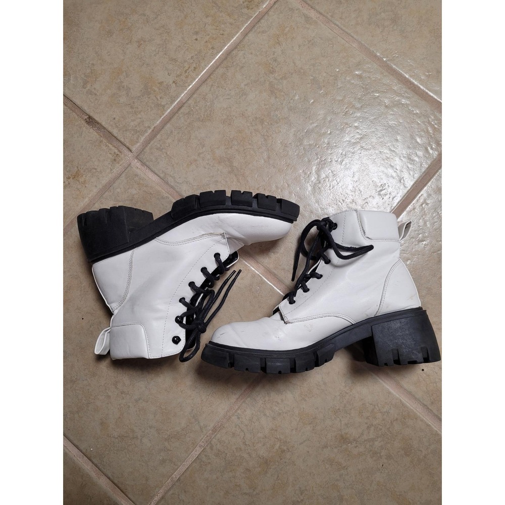 Forever 21 White Y2K Combat Boots Chunky Lug Sole Lace up Ankle Boots Size 7.5